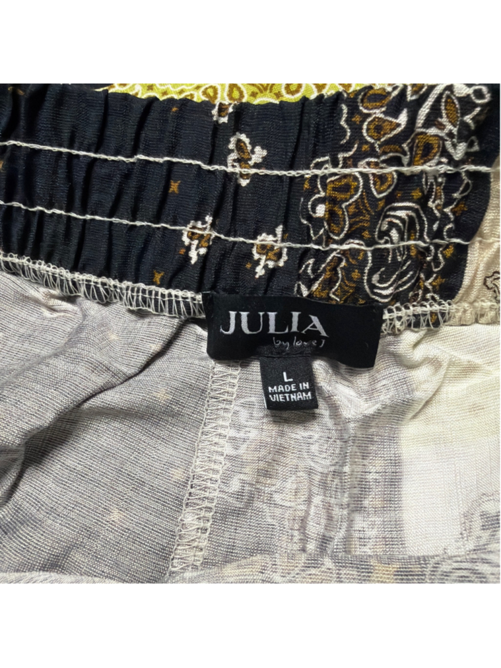 Julia by Love J Paisley print short set. Large. NWOT - Picture 2 of 4